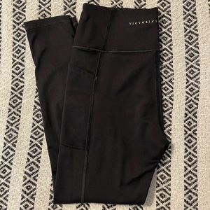VS Incredible Essential Legging w/Pockets
